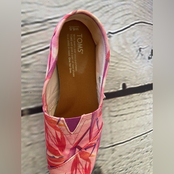 Toms pink and purple shoes - Picture 2 of 2